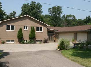 15975 Merriman Rd, Livonia, MI 48154