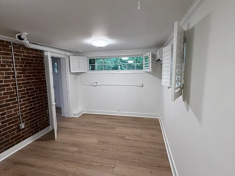138 N Hawthorne Rd #1 — Photo 7