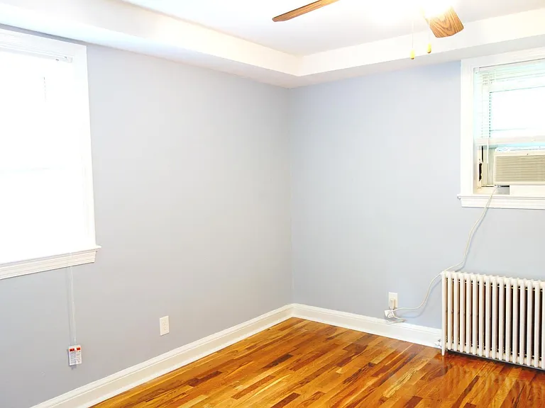8210 Greenwood Ave — Photo 34