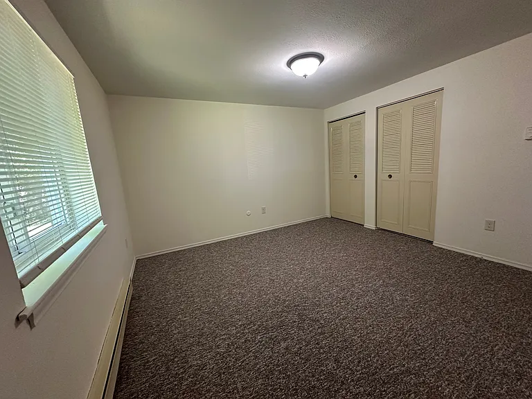 Hallmark Apartments — Photo 11