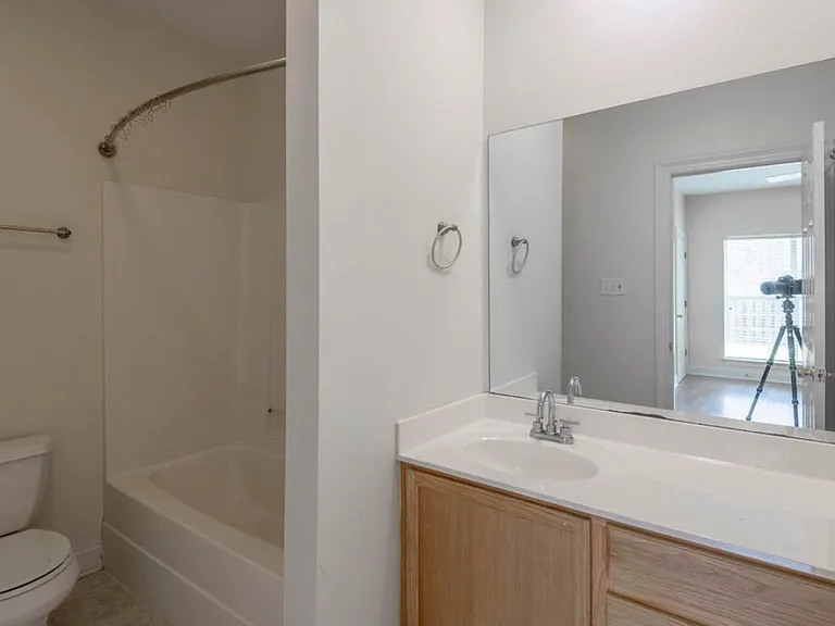 4625 Burbank Dr #206 — Photo 9