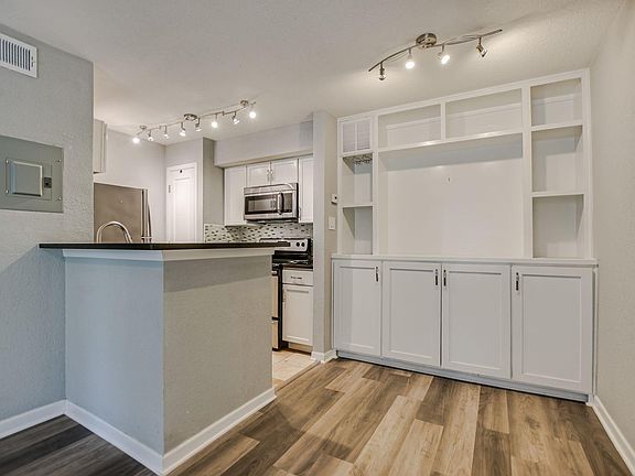 3rd image of 3204 Menchaca Rd #313