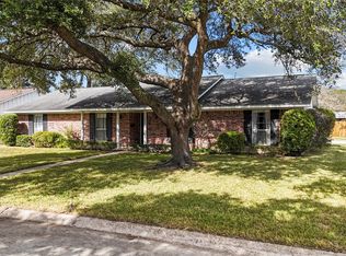 2206 Cedar Creek Dr, Baytown, TX 77520