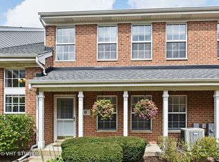 6 Donald Ct, Elmhurst, IL 60126