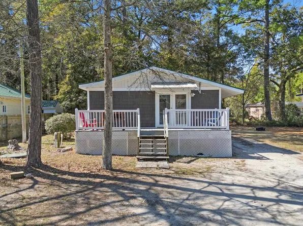 3884 Mineola Ave., Little River, SC 29566