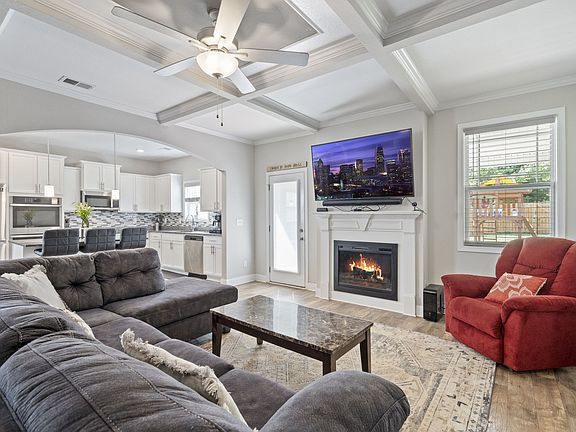 5th image of 1132 Black Oak Cir