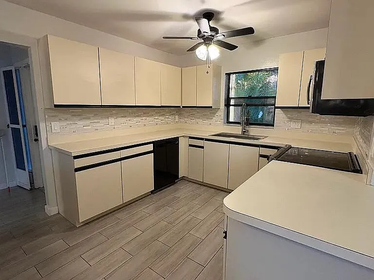 51 Meadows Dr — Photo 9