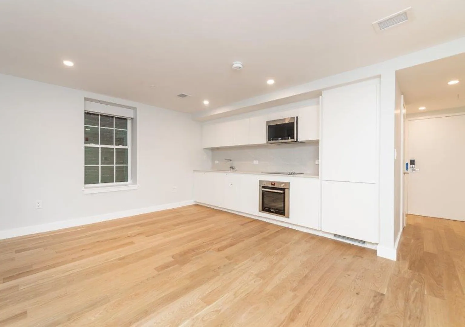 Modern, Renovated North End Studio with AC and No Fee! — Photo 1