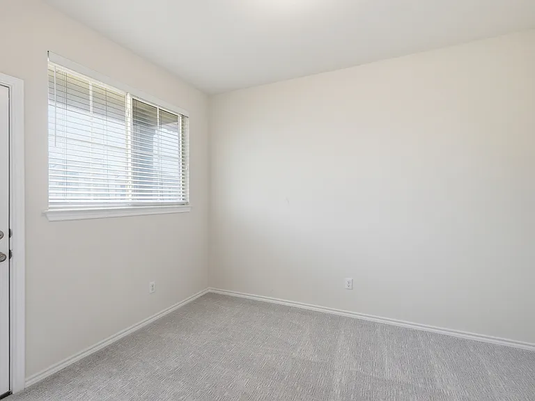 2105 Town Centre Dr #27 — Photo 18