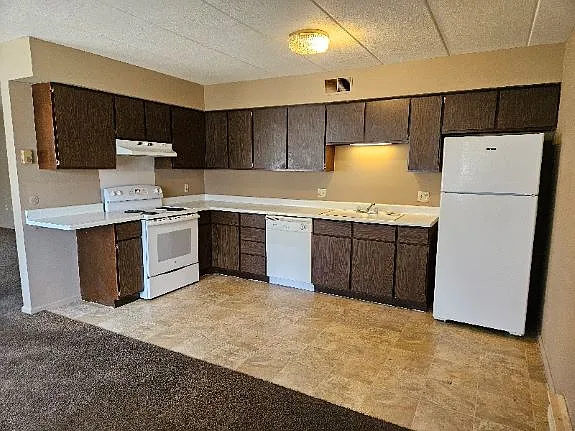 2 bed, $895 — Photo 4