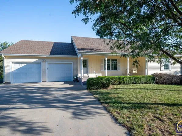 2740 SE Mars Ter, Topeka, KS 66605