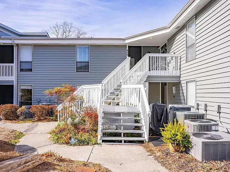 728 Azalea Dr #424 — Photo 2