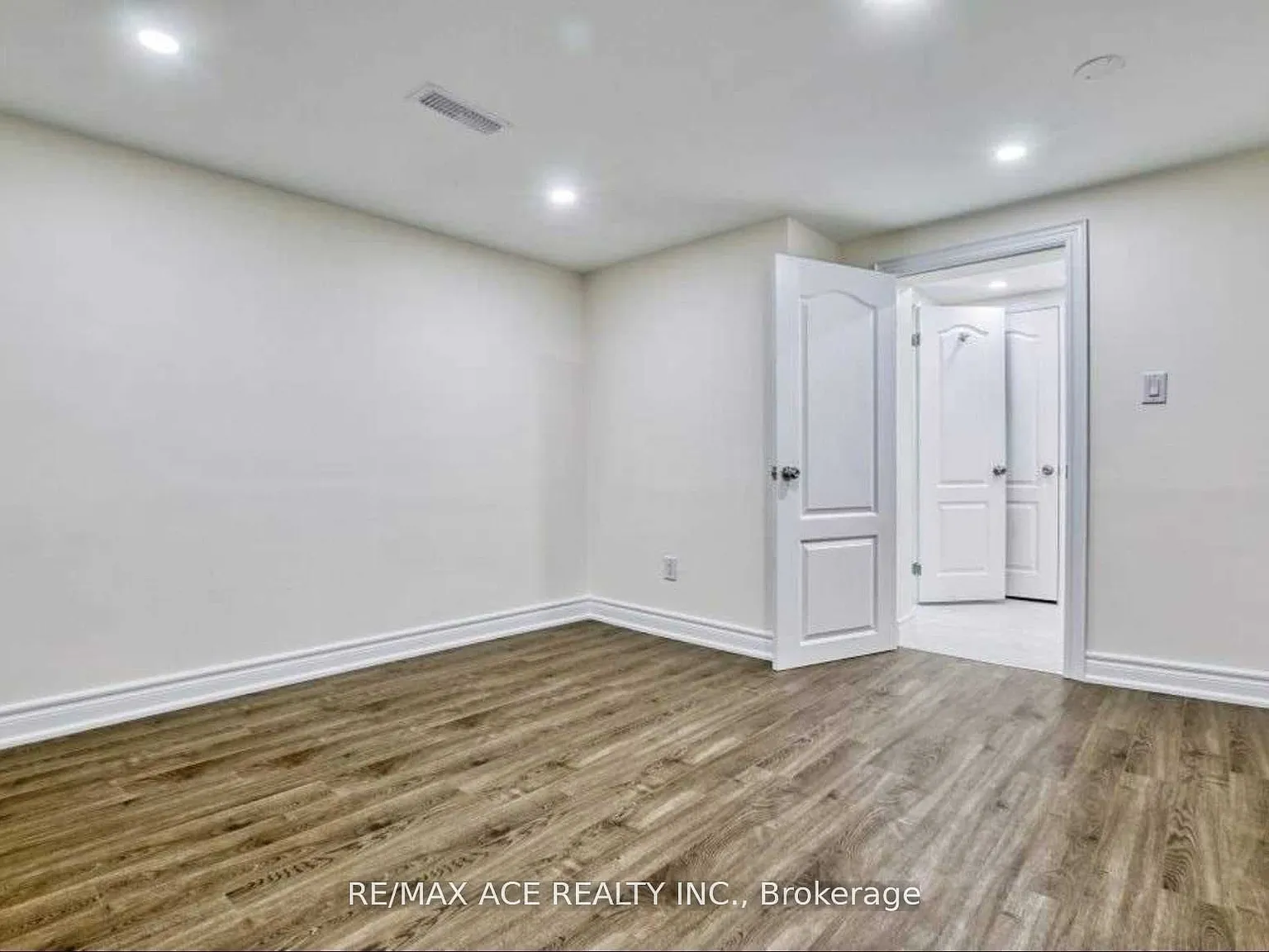 2 bed, $1,600 — Photo 2