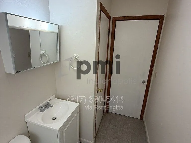 232 S Green St #A — Photo 7