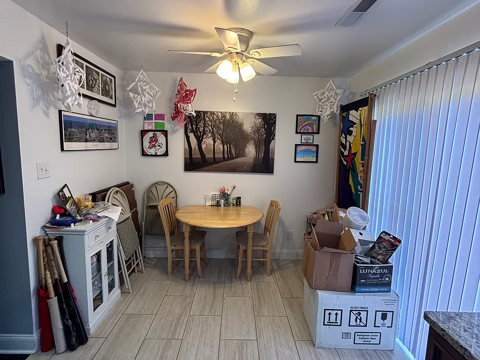 Eat-in Kitchen