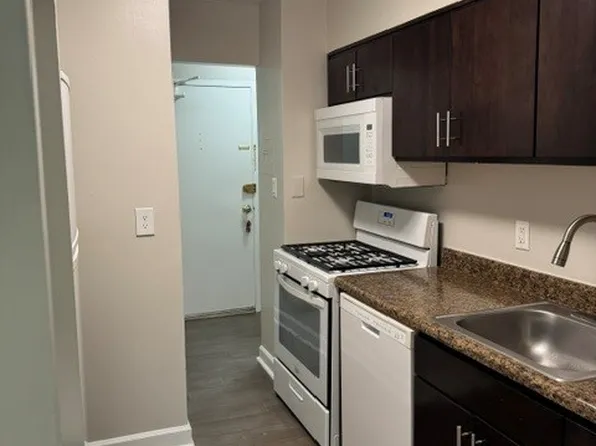 2909 Dover Ln APT 202, Falls Church, VA 22042