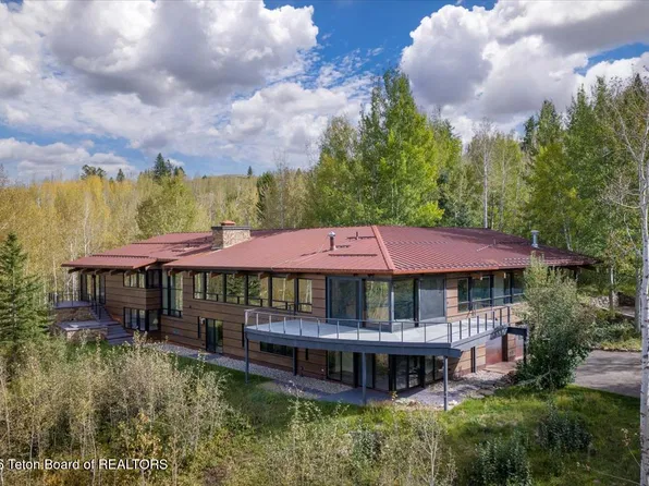 525 Indian Springs Dr, Jackson, WY 83001