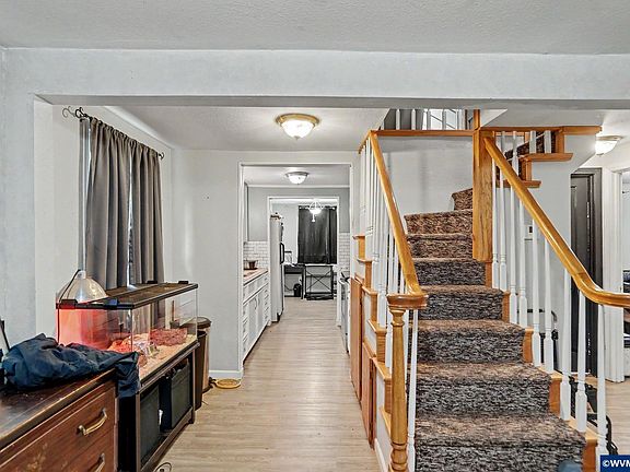 3rd image of 127 13th St