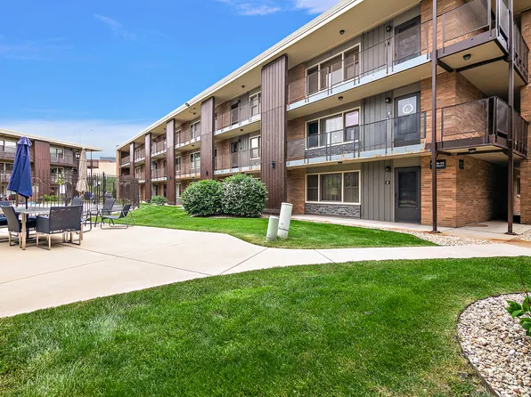 9608 W Higgins Rd APT 2C, Rosemont, IL 60018