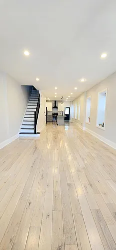 332 Kingsley St Photo 1
