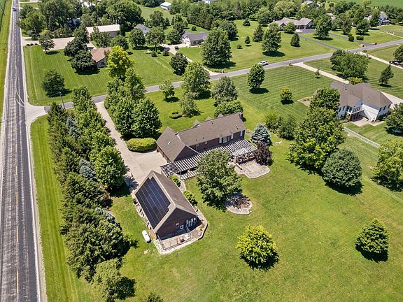 2nd image of 2102 Belmont Park Ln