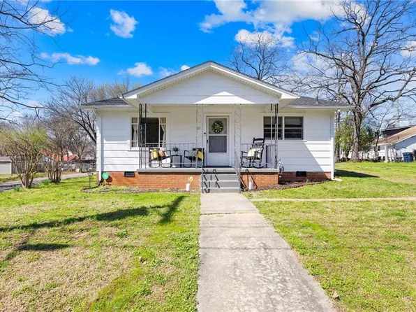 617 Hargrave St, Lexington, NC 27292