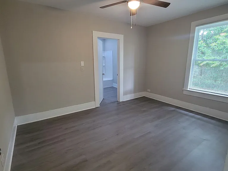 313 N Walnut St — Photo 7