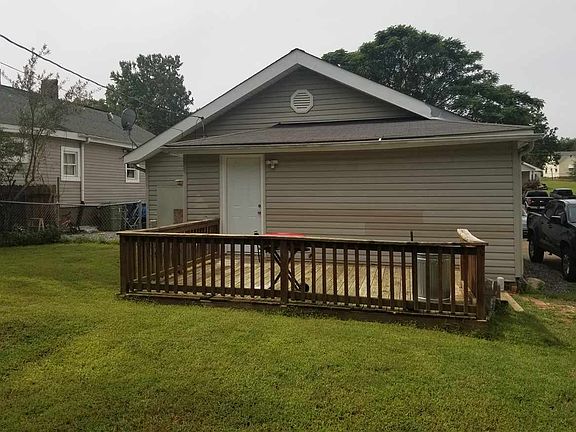 2nd image of 7124 Wood St