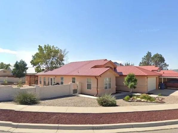 1035 Parkview Dr, Los Lunas, NM 87031
