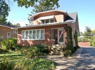 215 W Jefferson Ave, Wheaton, IL 60187
