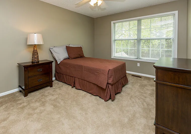 Ashworth Pointe & Foxboro Townhomes — Photo 30