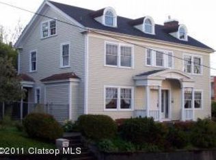 725 11th Ave, Seaside, OR 97138