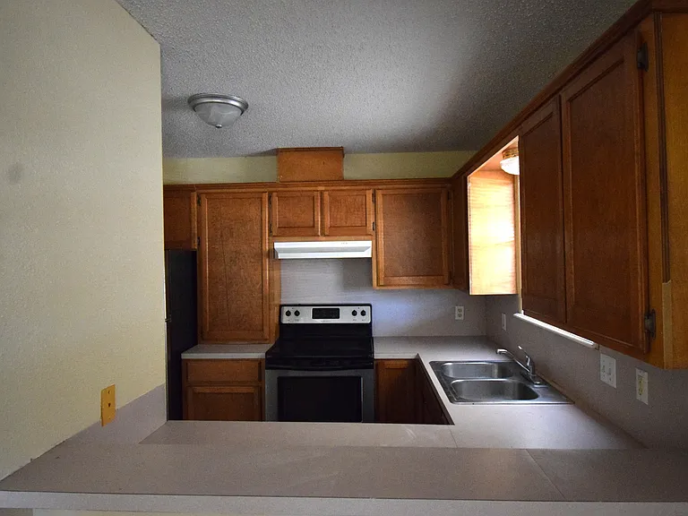2210 W Elisa Ln — Photo 76