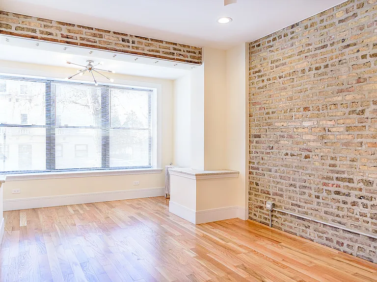 6529 N Lakewood Ave #1 — Photo 4