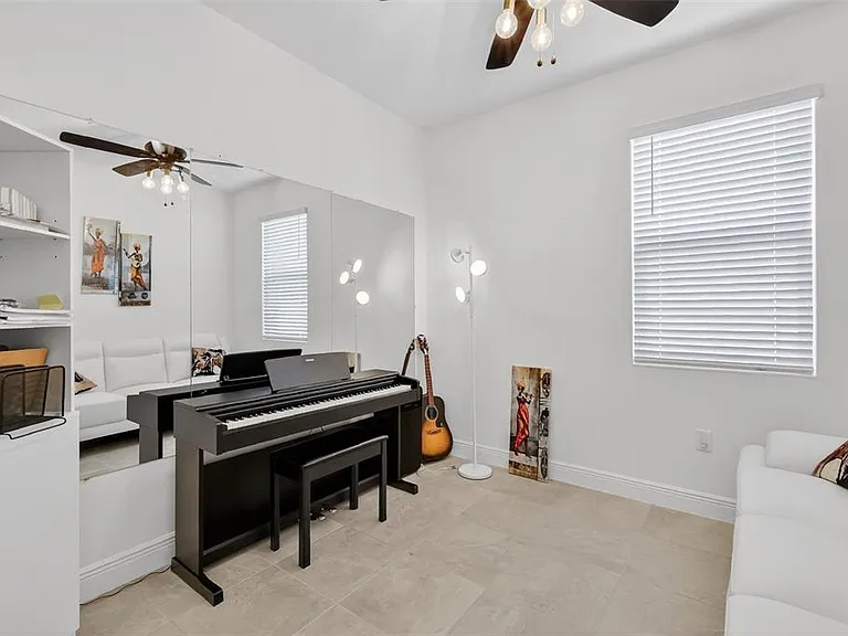 6070 Sierra Crown St — Photo 37