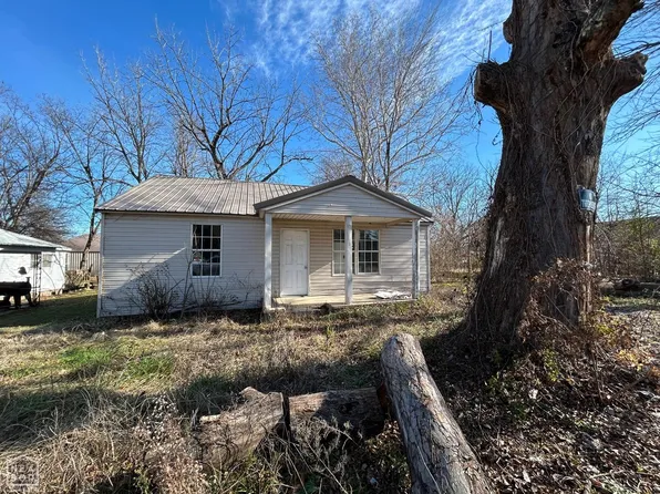 204 N McKinley Ave, Corning, AR 72422