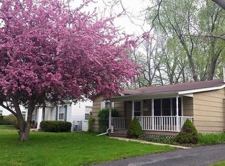 242 Walker Pl, Mundelein, IL