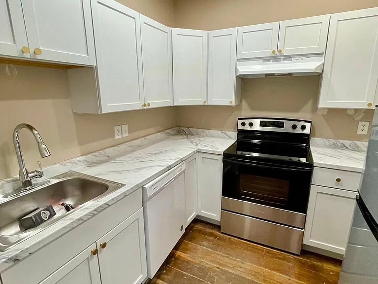 715 W Main St #1 — Photo 4