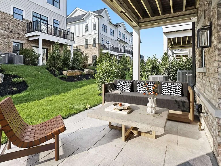 3 Blue Rock Dr — Photo 12