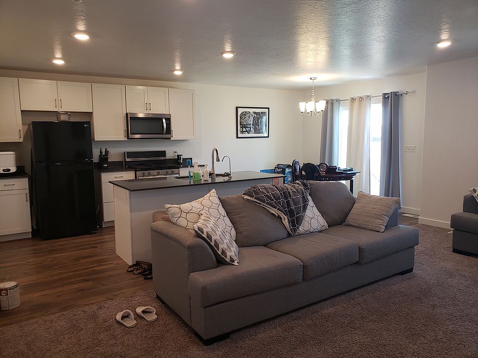 Living room, Kitchen, and dining areas