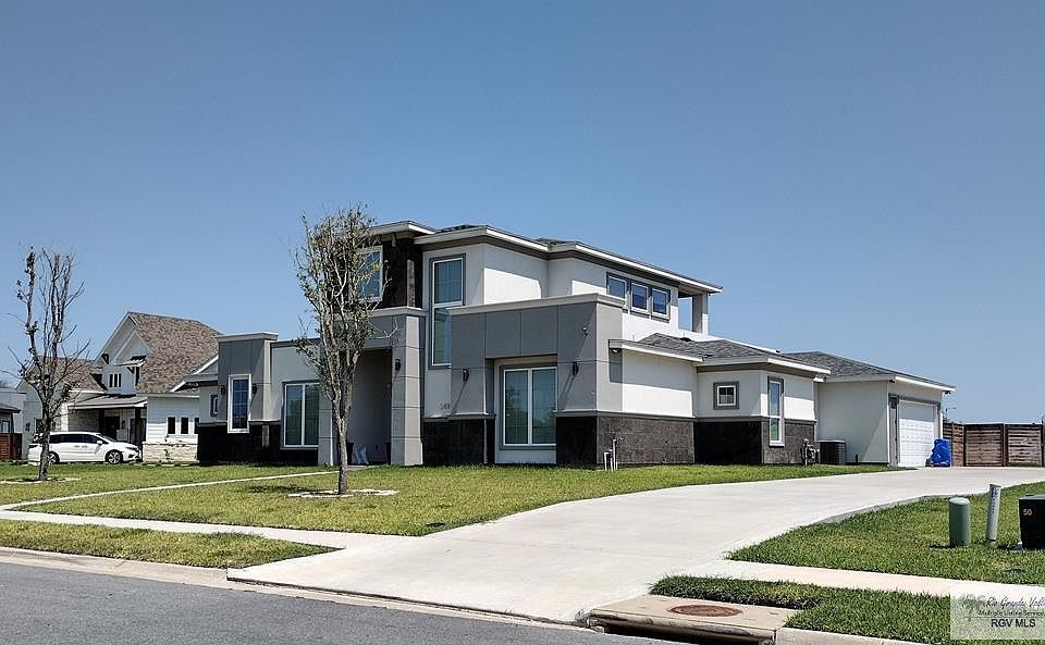 1st image of 3491 La Soledad