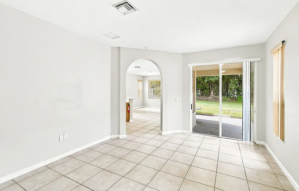 4 bed, 3.0 bath, 2186 sqft, $3,005 — Photo 4