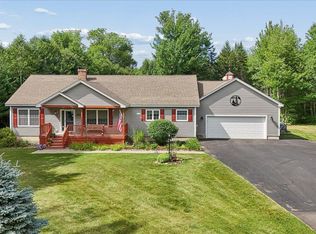 4 Trout Brook Ln, Searsport, ME 04974