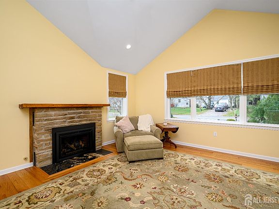 4th image of 65 Wilson Rd