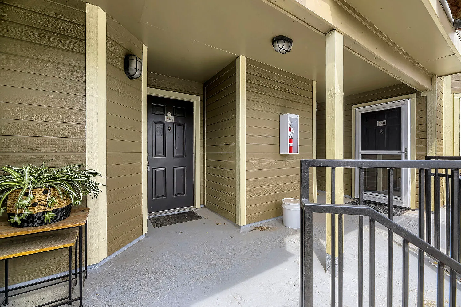 1 bed, 821 sqft, $3,300 — Photo 3