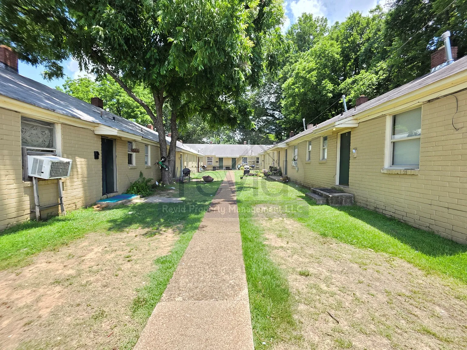 Scott Street Apartments — Photo 1