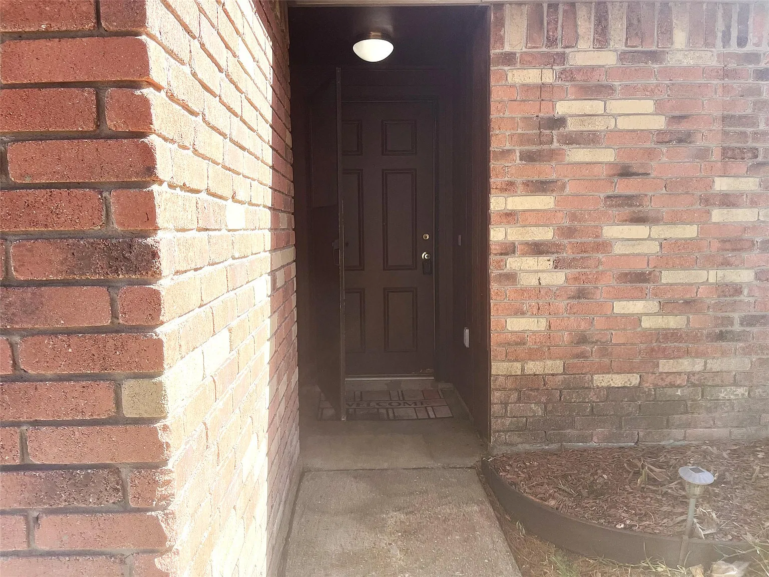 3 bed, 2.0 bath, 1322 sqft, $1,900 — Photo 3