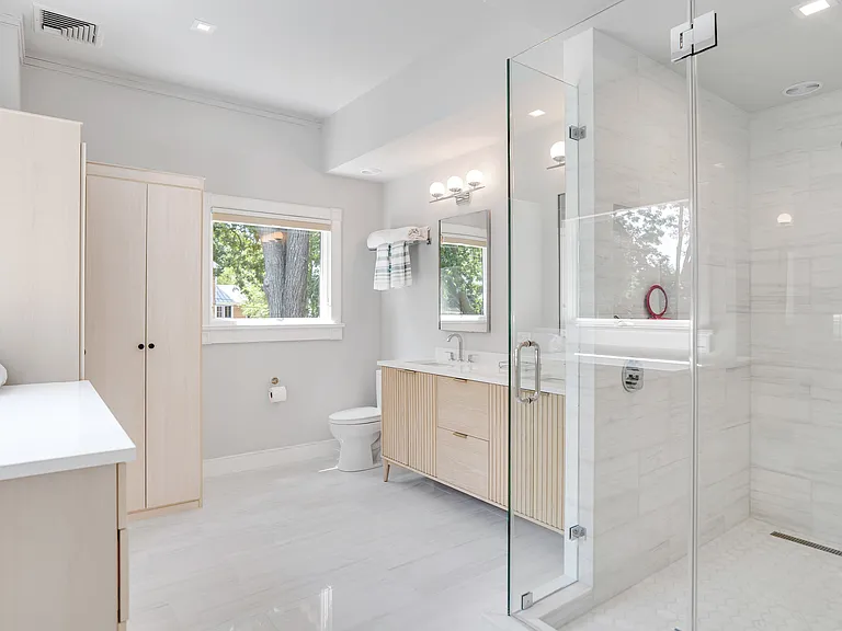 127 Bay St — Photo 14