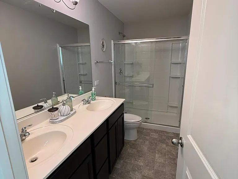 701 Hickory St #701 — Photo 5