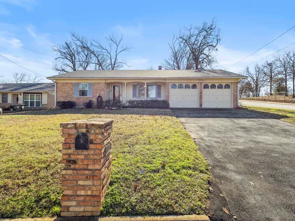 3015 Williamsburg Dr, Tyler, TX 75701